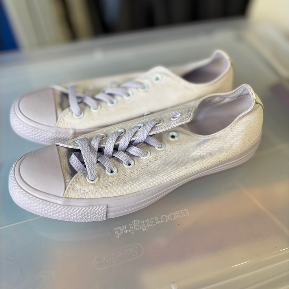 Converse Women's Shoes in Light purple